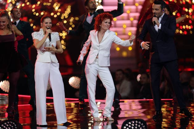 The Great Christmas Show 2025 Presenter Giovanni Zarrella with the No Angels The Great Christmas Show presented by Giovanni Zarrella ZDF Live broadcast from 04 12 2025 in the Baden Arena Offenburg Offenburg, Baden Württemberg, Germany