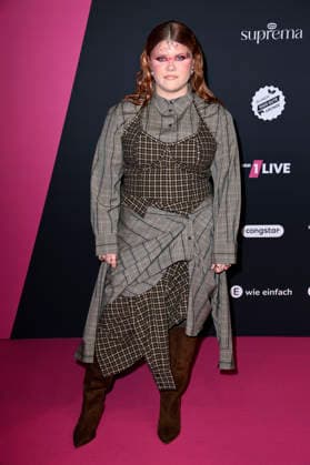 Loi at the 26 award ceremony of the 1Live Krone 2025 in the Lokschuppen Bielefeld, 04 12 2025 geislerfp_krone2025_5697