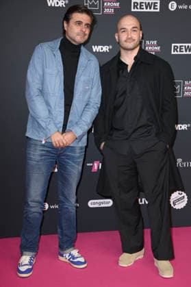 Juan Moreno and Sinan Sevinc at the 26 award ceremony of the 1Live Krone 2025 in the Lokschuppen Bielefeld, 04 12 2025 geislerfp_krone2025_5843