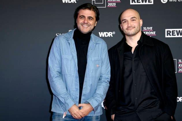 Juan Moreno and Sinan Sevinc at the 26 award ceremony of the 1Live Krone 2025 in the Lokschuppen Bielefeld, 04 12 2025 geislerfp_krone2025_5850