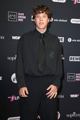 Zartmann at the 26 award ceremony of the 1Live Krone 2025 in the Lokschuppen Bielefeld, 04 12 2025 geislerfp_krone2025_5867