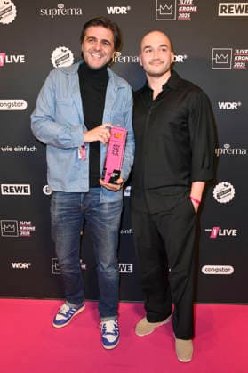 Juan Moreno and Sinan Sevinc at the 26 presentation of the 1Live Krone 2025 in the Lokschuppen Bielefeld, 04 12 2025 geislerfp_krone2025_5950