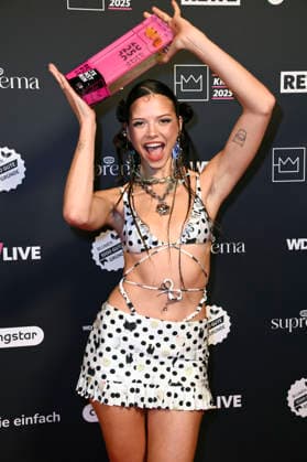 Nina Chuba at the 26 award ceremony of the 1Live Krone 2025 in the Lokschuppen Bielefeld, 04 12 2025 geislerfp_krone2025_6033