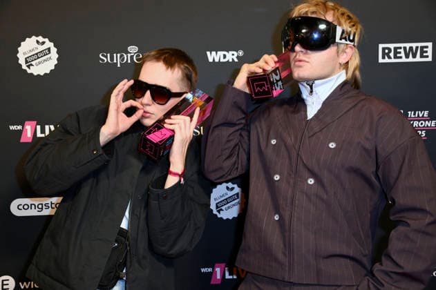 Filow and Ski Aggu at the 26 award ceremony of the 1Live Krone 2025 in the Lokschuppen Bielefeld, 04 12 2025 geislerfp_krone2025_6083