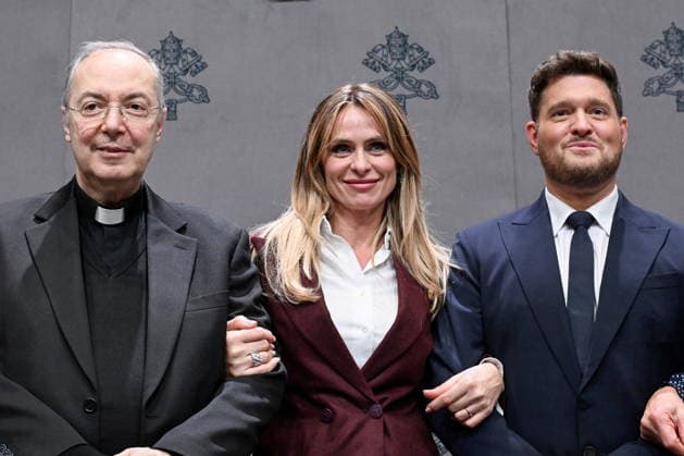 December 5, 2025, Vatican City, Rome, Vatican: Press conference for the Concert with the Poor. Pictured are Don Marco Frisina, Serena Autieri, and Michael Buble. Vatican City, Dec 5th, 2025 Vatican City Vatican  - ZUMAa289 20251205_zia_a289_095 Copyright: xMariaxLauraxAntonelli Agfx