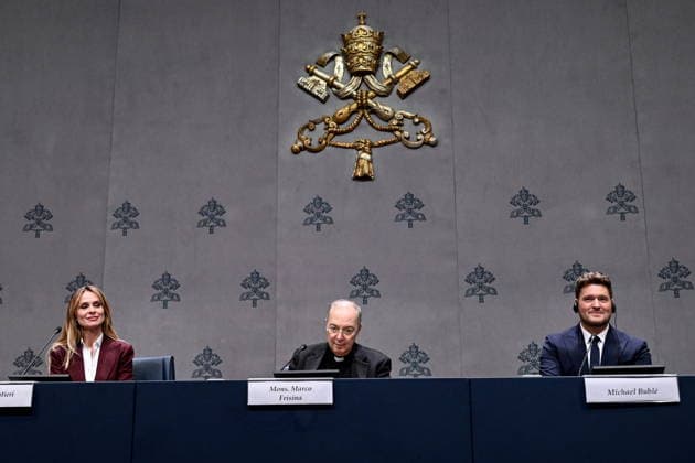 December 5, 2025, Vatican City, Rome, Vatican: Press conference for the Concert with the Poor. Pictured are Don Marco Frisina, Serena Autieri, and Michael Buble. Vatican City, Dec 5th, 2025 Vatican City Vatican  - ZUMAa289 20251205_zia_a289_111 Copyright: xMariaxLauraxAntonelli Agfx