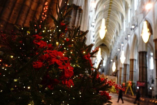 Together At Christmas carol service 2025 A close-up of the decorations on one of the Christmas trees inside the Abbey ahead of the Together At Christmas carol service at Westminster Abbey in London. Picture date: Friday December 5, 2025., Credit:Aaron Chown Avalon UK, London  Copyright: xAaronxChownx xAvalonx 1056771473