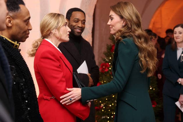 Members Of The Royal Family Attend The Together At Christmas Carol Service LONDON, ENGLAND - DECEMBER 05: Kate Winslet speaks with Catherine, Princess of Wales at the Together At Christmas Carol Service at Westminster Abbey on December 05, 2025 in London, England. Led by The Princess and supported by The Royal Foundation, the annual event offered a chance to pause and reflect on the values of love, compassion, and the connections we share. The service also highlighted remarkable individuals from across the UK who have demonstrated extraordinary kindness, empathy, and support within their communities., Credit:Chris Jackson Avalon United Kingdom, England, London, Westminster Abbey Copyright: xChrisxJacksonx xAvalonx 1056773414