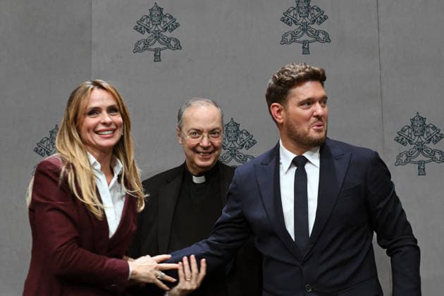 ITALY - PRESS CONFERENCE IN OCCASIONE DELLA PRESENTAZIONE DEL CONCERTO PER I POVERI AT THE VATICAN - 2025 12 5 Italy, Rome, Vatican, 2025 12 5.Press conference for the Concert with the Poor. Pictured are Serena Autieri, Michael Buble and Son Marco Frisina Vatican City EDITORIAL USE ONLY - NO BOOKS Copyright: xALESSIAxGIULIANIx