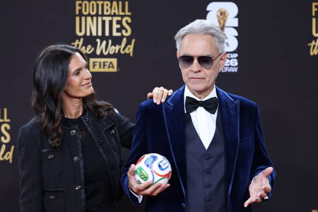 Italian singer and musician Andrea Bocelli (R) and his wife Veronica Berti (L) pose on the red carpet prior to the draw for the 2026 World Cup at the Kennedy Center in Washington, United States, 05 December 2025. 2026 World Cup Draw !ACHTUNG: NUR REDAKTIONELLE NUTZUNG!  Copyright: xOctavioxGuzmánx AME6131 20251205-55018748940007_1007