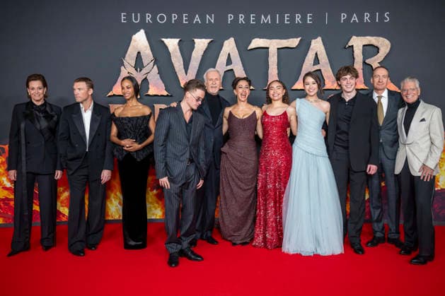 « Avatar: Fire And Ash » European Premiere - Paris Sigourney Weaver, Sam Worthington, Zoe Saldana, Britain Dalton, James Cameron, Oona Castilla Chaplin, Bailey Bass, Trinity Jo-Li Bliss, Jack Champion, David Thewlis and Stephen Lang attend the Avatar: Fire And Ash European Premiere on December 05, 2025 in Boulogne-Billancourt, near Paris, France. Photo by Eliot Blondet ABACAPRES.COM Paris France France Copyright: xBlondetxEliot ABACAx