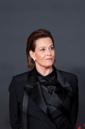 « Avatar: Fire And Ash » European Premiere - Paris Sigourney Weaver attends the Avatar: Fire And Ash European Premiere on December 05, 2025 in Boulogne-Billancourt, near Paris, France. Photo by Eliot Blondet ABACAPRES.COM Paris France France  Copyright: xBlondetxEliot ABACAx