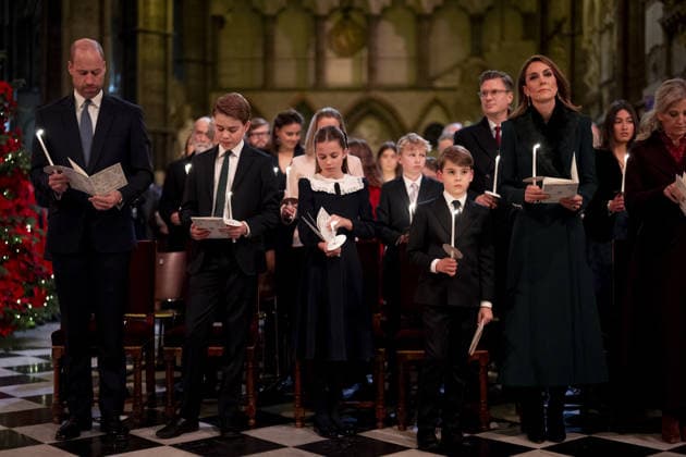 . 05 12 2025. London, United Kingdom. Prince William and Kate Middleton , the Prince and Princess of Wales, with their children Prince George, Princess Charlotte and Prince Louis at the Together at Christmas carol service at Westminster Abbey in London.  xPicturexbyxxi-Imagesx xPoolx IIM-26438-0049