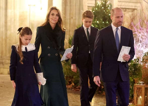 . 05 12 2025. London, United Kingdom. Prince William and Kate Middleton , the Prince and Princess of Wales, with their children Prince George, Princess Charlotte and Prince Louis at the Together at Christmas carol service at Westminster Abbey in London.  xPicturexbyxxi-Imagesx xPoolx IIM-26438-0063