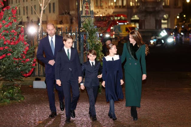 . 05 12 2025. London, United Kingdom. Prince William and Kate Middleton , the Prince and Princess of Wales, with their children Prince George, Princess Charlotte and Prince Louis at the Together at Christmas carol service at Westminster Abbey in London.  xPicturexbyxxi-Imagesx xPoolx IIM-26438-0077