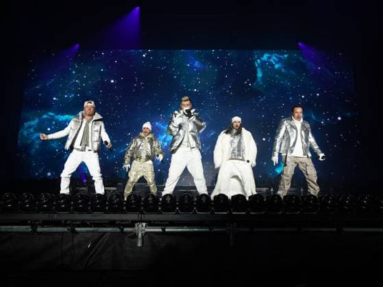 04 12 2025, Schladming, AUT, On the road in Styria, Ski Opening 2025, concert, in the picture Backstreet Boys, feature, overview, Planai Stadium, feature, fan, concert,