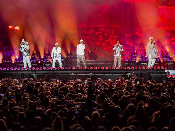 04 12 2025, Schladming, AUT, On the road in Styria, Ski Opening 2025, concert, in the picture Backstreet Boys, feature, overview, Planai Stadium, feature, fan, concert,