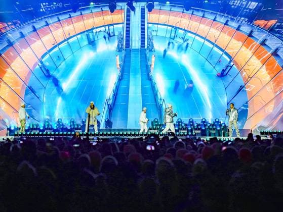 04 12 2025, Schladming, AUT, On the road in Styria, Ski Opening 2025, concert, in the picture Backstreet Boys, feature, overview, Planai Stadium, feature, fan, concert,