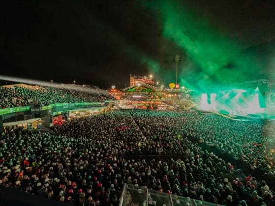 04 12 2025, Schladming, AUT, On the road in Styria, Ski Opening 2025, concert, in the picture Backstreet Boys, feature, overview, Planai Stadium, feature, fan, concert,