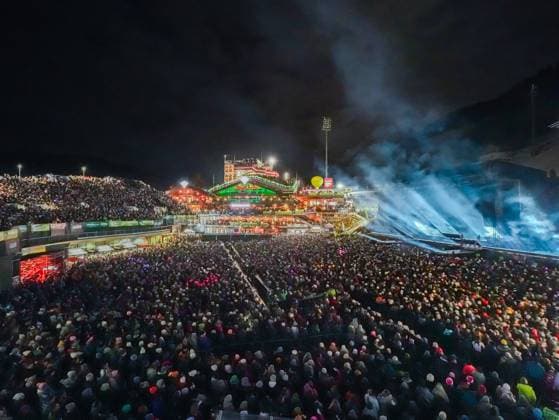 04 12 2025, Schladming, AUT, On the road in Styria, Ski Opening 2025, concert, in the picture Backstreet Boys, feature, overview, Planai Stadium, feature, fan, concert,