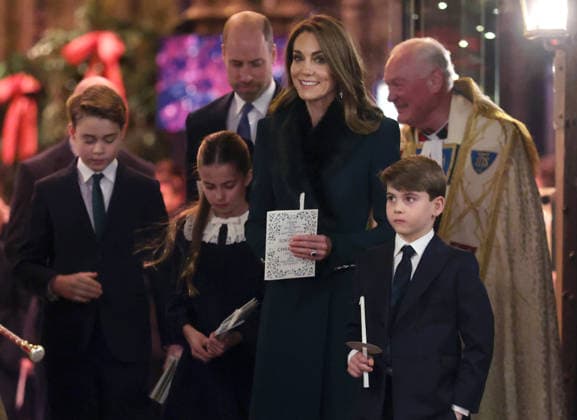Members Of The Royal Family Attend The Together At Christmas Carol Service LONDON, ENGLAND - DECEMBER 05: Prince George of Wales, Princess Charlotte of Wales, Prince William, Prince of Wales, Catherine, Princess of Wales and Prince Louis of Wales depart from the Together At Christmas Carol Service at Westminster Abbey on December 05, 2025 in London, England. Led by The Princess and supported by The Royal Foundation, the annual event offered a chance to pause and reflect on the values of love, compassion, and the connections we share. The service also highlighted remarkable individuals from across the UK who have demonstrated extraordinary kindness, empathy, and support within their communities., Credit:Chris Jackson Avalon United Kin  Copyright: xChrisxJacksonx xAvalonx 1056828409
