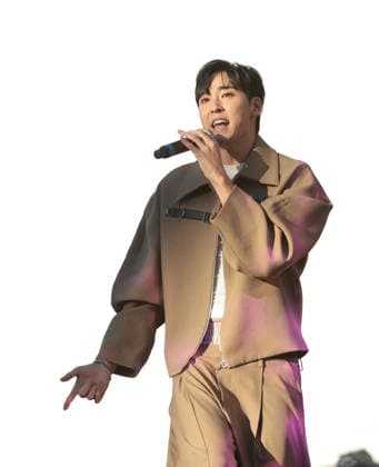 iHeartRadio 102.7 KIIS FM s Jingle Ball 2025 - Pre-Show Village Kevin Woo from KPop Demon Hunters (the singing voice for the character Mystery Saja) performs at iHeartRadio 102.7 KIIS FM s Jingle Ball 2025 Presented by Capital One - Pre-Show at Intuit Dome on December 05, 2025 in Los Angeles, California. Inglewood INTUIT DOME California USA Copyright: xCraSH imageSPACEx