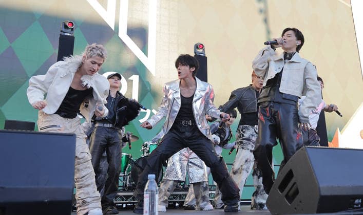 iHeartRadio 102.7 KIIS FM s Jingle Ball 2025 - Pre-Show Village Keigo Sato, Junki Kono, Syoya Kimata, Sho Yonashiro, Sukai Kinjo, Takumi Kawanishi, Ren Kawashiri, Issei Mamehara, Ruki Shiroiwa of JO1 perform at iHeartRadio 102.7 KIIS FM s Jingle Ball 2025 Presented by Capital One - Pre-Show at Intuit Dome on December 05, 2025 in Los Angeles, California. Inglewood INTUIT DOME California USA Copyright: xCraSH imageSPACEx