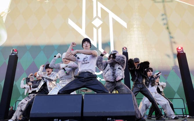 iHeartRadio 102.7 KIIS FM s Jingle Ball 2025 - Pre-Show Village Keigo Sato, Junki Kono, Syoya Kimata, Sho Yonashiro, Sukai Kinjo, Takumi Kawanishi, Ren Kawashiri, Issei Mamehara, Ruki Shiroiwa of JO1 perform at iHeartRadio 102.7 KIIS FM s Jingle Ball 2025 Presented by Capital One - Pre-Show at Intuit Dome on December 05, 2025 in Los Angeles, California. Inglewood INTUIT DOME California USA Copyright: xCraSH imageSPACEx