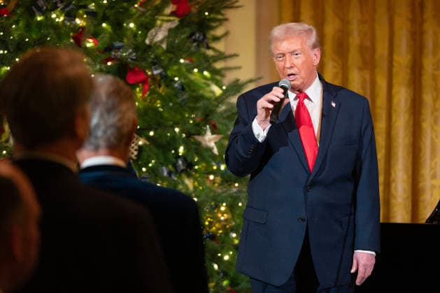 President Trump and First Lady attend Andrea Bocelli Concert President Donald Trump delivers remarks during a concert by Andrea Bocelli in the East Room of the White House on Friday December 5, 2025 in Washington, DC. (Photo by Leigh Vogel Pool ABACAPRESS.COM) Washington DC  Copyright: xPool ABACAx