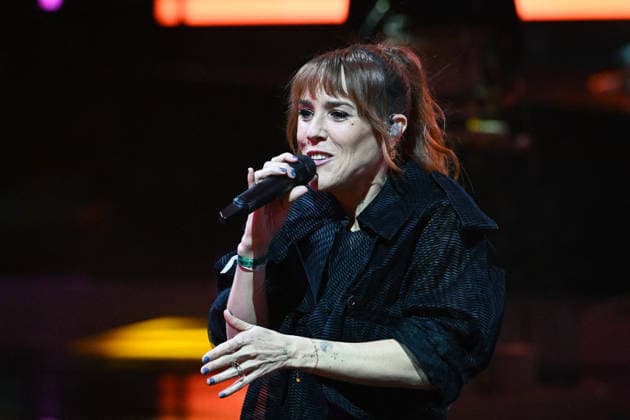 The Telethon show in Paris FA French songer Zaz performs during the Telethon show on France Television in Paris on December 5, 2025. Photo by Firas Abdullah ABACAPRESS.COM Paris Ile-de-France France  Copyright: xAbdullahxFiras ABACAx
