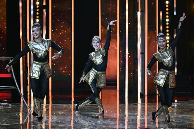 The Telethon show in Paris FA Cirque Phenix performs during the Telethon show on France Television in Paris on December 5, 2025. Photo by Firas Abdullah ABACAPRESS.COM Paris Ile-de-France France  Copyright: xAbdullahxFiras ABACAx