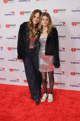 iHeartRadio 102.7 KIIS FM s Jingle Ball 2025 - Arrivals Amanda Stanton, Kinsley Buonfiglio attend iHeartRadio 102.7 KIIS FM s Jingle Ball 2025 at Intuit Dome on December 05, 2025 in Los Angeles, California. Inglewood INTUIT DOME California USA Copyright: xCraSH imageSPACEx
