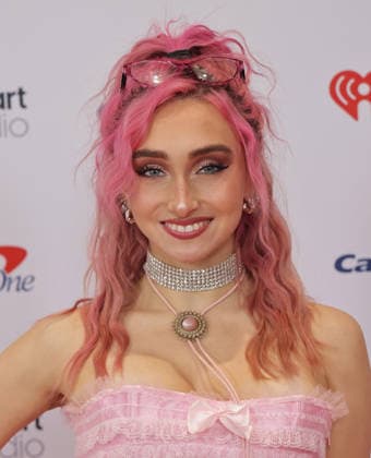 iHeartRadio 102.7 KIIS FM s Jingle Ball 2025 - Arrivals McKenzi Brooke attends iHeartRadio 102.7 KIIS FM s Jingle Ball 2025 at Intuit Dome on December 05, 2025 in Los Angeles, California. Inglewood INTUIT DOME California USA Copyright: xCraSH imageSPACEx