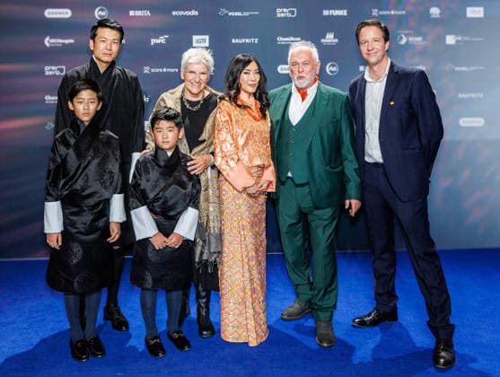 05 12 2025 Düsseldorf Day 2 on the sidelines of the award ceremony 18 German Sustainability Award at the Maritim Hotel Here H R H Princess Dechen Yangzom Wangchuck of Bhutan center with family, Ute Leube 4 v r , Kurt Ludwig Nübling 2 v r and Adrian Graf von Bernstorff r Düsseldorf Maritim Hotel North Rhine-Westphalia Germany