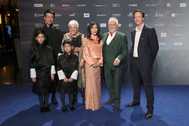 Jigme Khesar Namgyel Wangchuck and Jetsun Pema with family at the presentation of the 18 German Sustainability Award 2025 at the Maritim Hotel Düsseldorf, 05 12 2025 Foto:xR.xSchmiegeltx xFuturexImagex dnp0512_5257