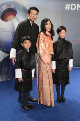 Jigme Khesar Namgyel Wangchuck and Jetsun Pema with family at the presentation of the 18 German Sustainability Award 2025 at the Maritim Hotel Düsseldorf, 05 12 2025 Foto:xR.xSchmiegeltx xFuturexImagex dnp0512_5264