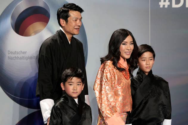 Jigme Khesar Namgyel Wangchuck and Jetsun Pema with family at the presentation of the 18 German Sustainability Award 2025 at the Maritim Hotel Düsseldorf, 05 12 2025 Foto:xR.xSchmiegeltx xFuturexImagex dnp0512_5266