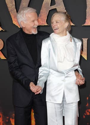 James Cameron et sa femme Suzy Amis Cameron Avant première du film Avatar Fire and Ash Avatar de Feu et de Cendres à la Seine Musicale de Boulogne Billancourt le 5 décembre 2025 Coadic Guirec Bestimage Preview screening of the film Avatar Fire and Ash at the Seine Musicale in Boulogne Billancourt on December 5, 2025 Paris France  Copyright: xCOADICxGUIRECx xBESTIMAGExCOADICxGUIRECx xBESTIMAGEx