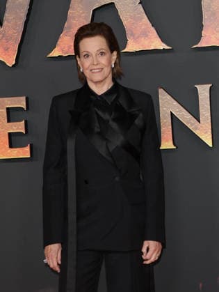 Sigourney Weaver Avant première du film Avatar Fire and Ash Avatar de Feu et de Cendres à la Seine Musicale de Boulogne Billancourt le 5 décembre 2025 Coadic Guirec Bestimage Preview screening of the film Avatar Fire and Ash at the Seine Musicale in Boulogne Billancourt on December 5, 2025 Paris France  Copyright: xCOADICxGUIRECx xBESTIMAGExCOADICxGUIRECx xBESTIMAGEx