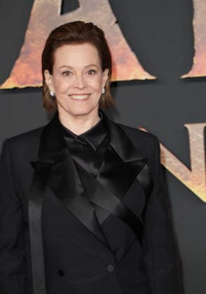Sigourney Weaver Avant première du film Avatar Fire and Ash Avatar de Feu et de Cendres à la Seine Musicale de Boulogne Billancourt le 5 décembre 2025 Coadic Guirec Bestimage Preview screening of the film Avatar Fire and Ash at the Seine Musicale in Boulogne Billancourt on December 5, 2025 Paris France  Copyright: xCOADICxGUIRECx xBESTIMAGExCOADICxGUIRECx xBESTIMAGEx