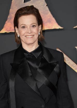 Sigourney Weaver Avant première du film Avatar Fire and Ash Avatar de Feu et de Cendres à la Seine Musicale de Boulogne Billancourt le 5 décembre 2025 Coadic Guirec Bestimage Preview screening of the film Avatar Fire and Ash at the Seine Musicale in Boulogne Billancourt on December 5, 2025 Paris France  Copyright: xCOADICxGUIRECx xBESTIMAGExCOADICxGUIRECx xBESTIMAGEx