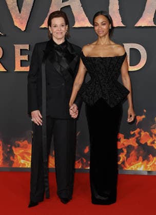 Sigourney Weaver et Zoe Saldana Avant première du film Avatar Fire and Ash Avatar de Feu et de Cendres à la Seine Musicale de Boulogne Billancourt le 5 décembre 2025 Coadic Guirec Bestimage Preview screening of the film Avatar Fire and Ash at the Seine Musicale in Boulogne Billancourt on December 5, 2025 Paris France  Copyright: xCOADICxGUIRECx xBESTIMAGExCOADICxGUIRECx xBESTIMAGEx