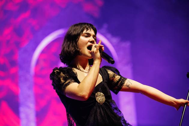 The Last Dinner Party performs in Brighton, UK Brighton, UK, The Last Dinner Party, Friday 5 December 2025 at Brighton Centre. Persons pictured: Abigail Morris lead vocals, Credit:Andy Sturmey Avalon United Kingdom  Copyright: xAndyxSturmeyx xAvalonx 1056858033