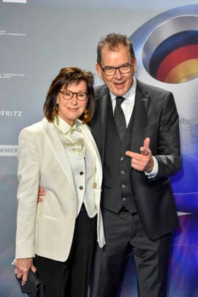 ABBduesseldorf Gerd Müller Mueller with Mrs. Gerti Müller Hoorens UNIDO Secretary General on the blue carpet at the 18th German Sustainability Award 2025 ceremony at the Maritim Hotel on 05 12 2025 NRW Germany