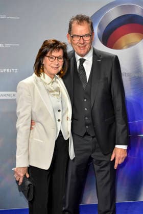 ABBduesseldorf Gerd Müller Mueller with Mrs. Gerti Müller Hoorens UNIDO Secretary General on the blue carpet at the 18th German Sustainability Award 2025 ceremony at the Maritim Hotel on 05 12 2025 NRW Germany