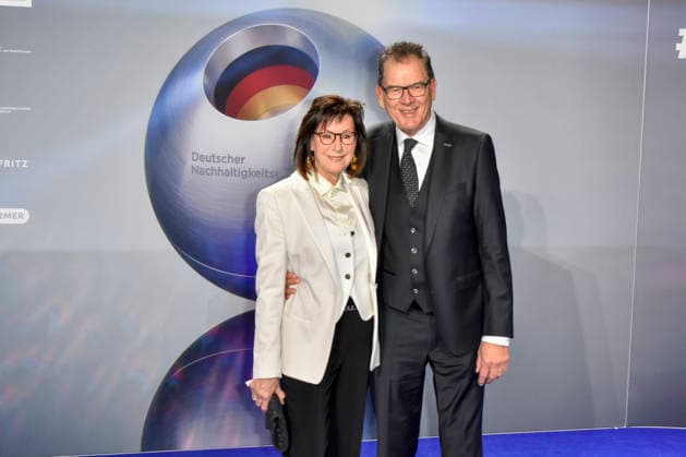 ABBduesseldorf Gerd Müller Mueller with his wife Gerti Müller Hoorens as guests on the blue carpet at the 18th German Sustainability Award 2025 ceremony at the Maritim Hotel on 05 12 2025 NRW Germany