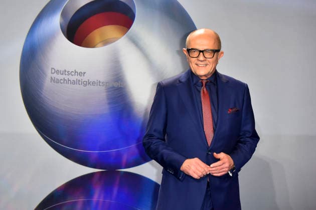 ABBduesseldorf Stefan Schulze Hausmann German journalist guest on the blue carpet at the 18th German Sustainability Award 2025 ceremony at the Maritim Hotel on 05 12 2025 NRW Germany