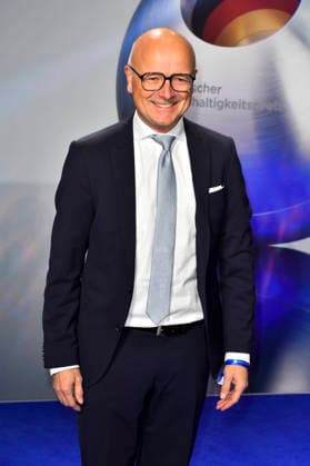 ABBduesseldorf Karsten Schwanke German meteorologist and TV presenter as a guest on the blue carpet at the 18th German Sustainability Award 2025 ceremony at the Maritim Hotel on 05 12 2025 NRW Germany