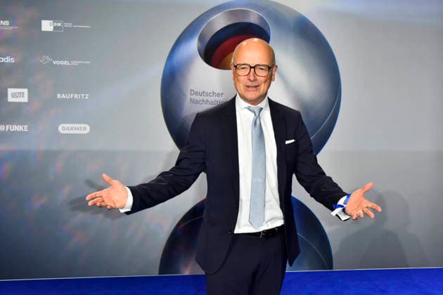 ABBduesseldorf Karsten Schwanke German meteorologist and TV presenter as a guest on the blue carpet at the 18th German Sustainability Award 2025 ceremony at the Maritim Hotel on 05 12 2025 NRW Germany
