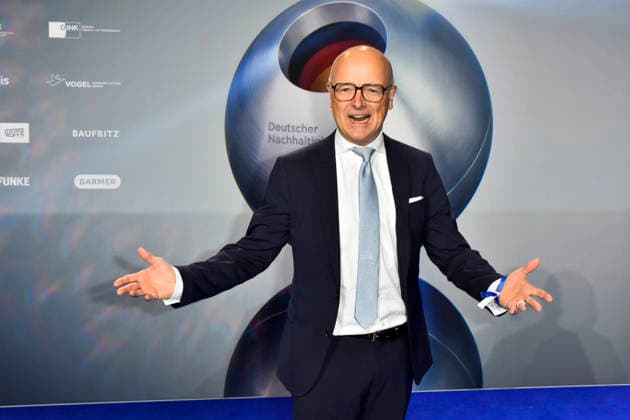 ABBduesseldorf Karsten Schwanke German meteorologist and TV presenter as a guest on the blue carpet at the 18th German Sustainability Award 2025 ceremony at the Maritim Hotel on 05 12 2025 NRW Germany